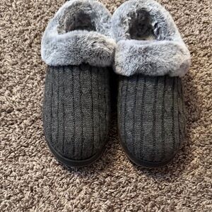 Bob’s memory foam slippers